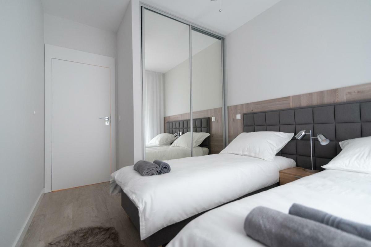 オルシュティンApartament Tuwima Parkアパートメント エクステリア 写真